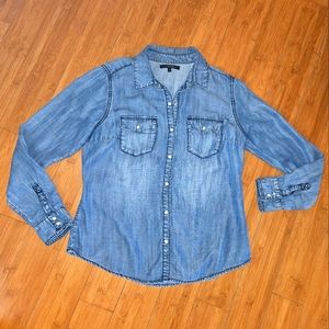 SP BLACK WOMENS M THIN DENIM BLUE TOP. EXCELLENT CONDITION.